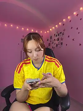 Snapshot of Davne_ chatting on 06/17/26, 11:36 Davne online show from 06/17/26, 11:36