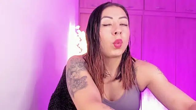 MaddieHunter online show from 04/30/26, 02:35