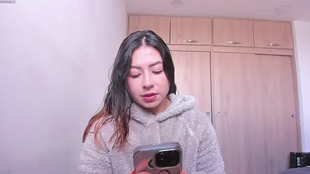 MaddieHunter online show from 08/04/26, 02:54
