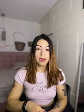 MaddieHunter online show from 12/04/25, 01:43