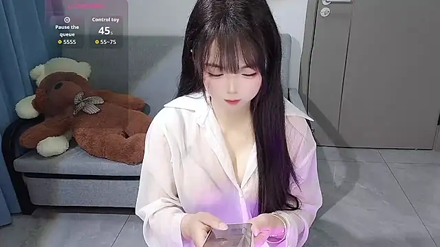 Snapshot of LuLu_bb chatting on 04/03/26, 01:01 LuLu bb online show from 04/03/26, 01:01