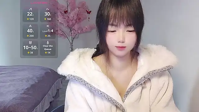 Snapshot of LuLu_bb chatting on 04/15/26, 02:39 LuLu bb online show from 04/15/26, 02:39