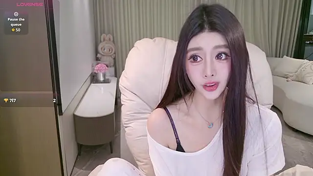 LULUbbaby 520 online show from 12/22/25, 04:01