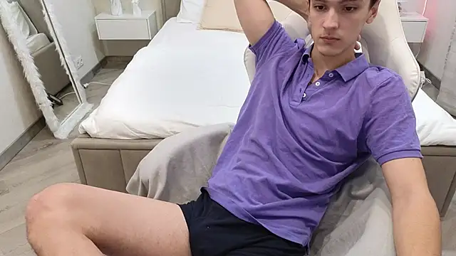 MoonlinSkinn online show from 12/02/25, 08:05