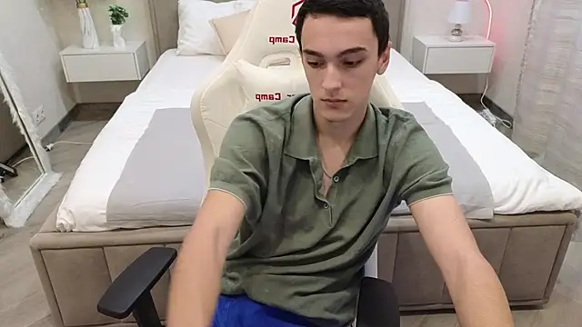 MoonlinSkinn online show from 11/26/25, 08:14