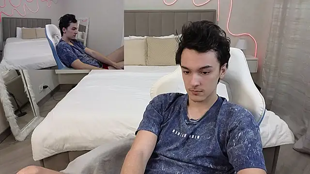 MoonlinSkinn online show from 02/12/26, 01:05