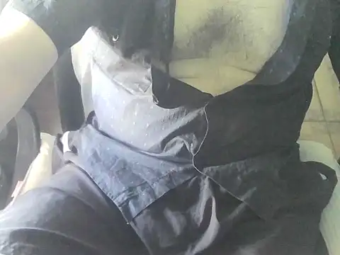 Snapshot of OreCam chatting on 12/19/25, 08:00 OreCam online show from 12/19/25, 08:00