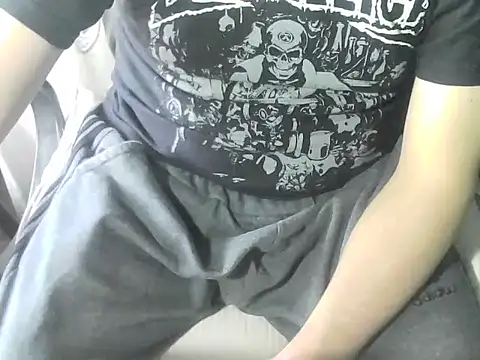 Snapshot of OreCam chatting on 12/20/25, 03:48 OreCam online show from 12/20/25, 03:48