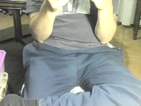 Snapshot of OreCam chatting on 02/25/26, 07:30 OreCam online show from 02/25/26, 07:30