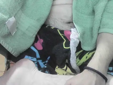 Snapshot of OreCam chatting on 12/22/25, 02:22 OreCam online show from 12/22/25, 02:22