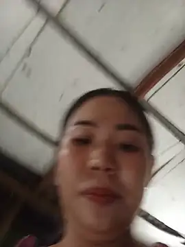 Snapshot of Lin-kute98 chatting on 05/19/26, 03:02 Lin-kute98 online show from 05/19/26, 03:02