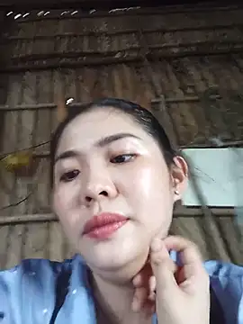 Snapshot of Lin-kute98 chatting on 05/18/26, 04:29 Lin-kute98 online show from 05/18/26, 04:29
