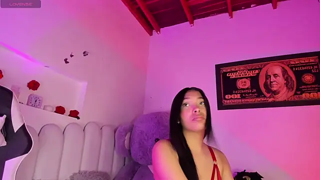 Snapshot of KarolRojas_22 chatting on 07/19/26, 02:53 KarolRojas 22 online show from 07/19/26, 02:53