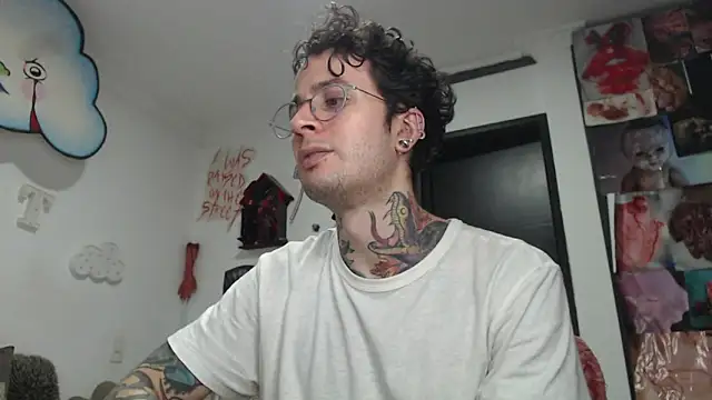 CryBoy13 online show from 12/05/25, 04:22