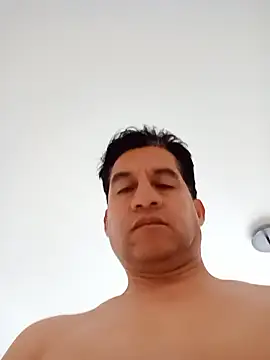 ChrisFloresP online show from 12/04/25, 11:42