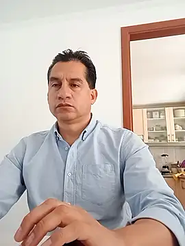 ChrisFloresP online show from 12/01/25, 05:03