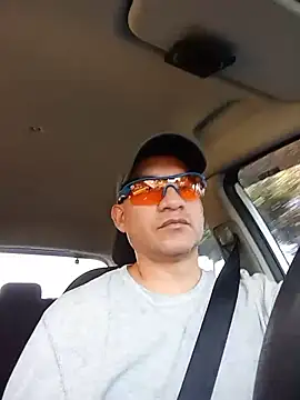ChrisFloresP online show from 11/29/25, 02:06
