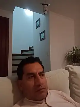 ChrisFloresP online show from 11/26/25, 11:27
