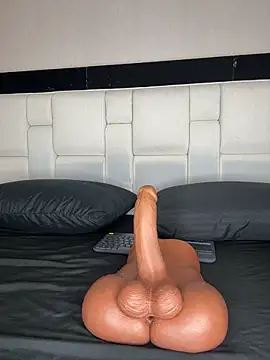 Celeste Valencia  online show from 05/07/26, 04:28