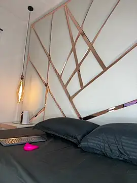 Celeste Valencia  online show from 01/15/26, 04:05