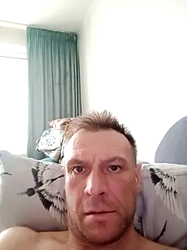 Snapshot of BushedScreed chatting on 04/03/26, 10:43 BushedScreed online show from 04/03/26, 10:43