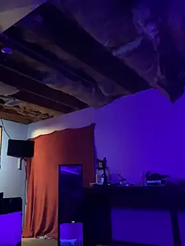 Snapshot of JSizzle13 chatting on 12/19/25, 07:00 JSizzle13 online show from 12/19/25, 07:00