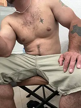 2addictivelyhorny online show from 05/05/26, 06:38