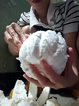 LianLaz online show from 12/18/25, 03:11