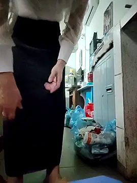 LianLaz online show from 12/04/25, 10:14