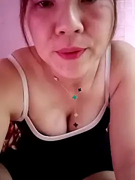 Snapshot of Lily-ross22 chatting on 02/07/26, 06:10 Lily-ross22 online show from 02/07/26, 06:10