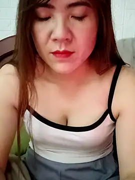 Snapshot of Lily-ross22 chatting on 02/24/26, 03:07 Lily-ross22 online show from 02/24/26, 03:07