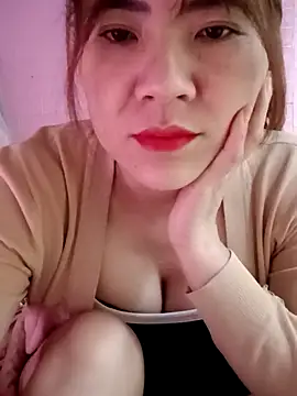 Snapshot of Lily-ross22 chatting on 02/06/26, 03:35 Lily-ross22 online show from 02/06/26, 03:35