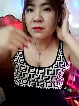 Snapshot of Lily-ross22 chatting on 02/27/26, 04:29 Lily-ross22 online show from 02/27/26, 04:29