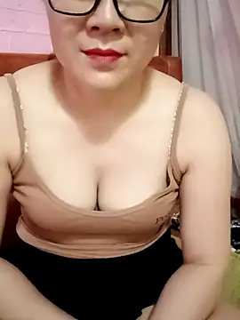 Snapshot of Lily-ross22 chatting on 07/03/26, 04:13 Lily-ross22 online show from 07/03/26, 04:13