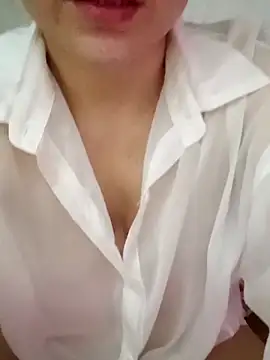 Lily-ross22 online show from 04/28/26, 02:27