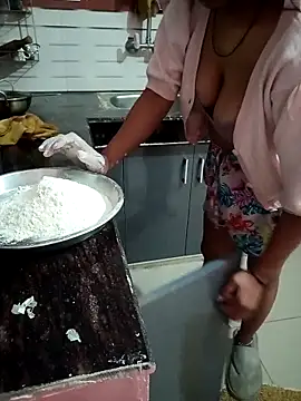 Snapshot of your_sidhi chatting on 12/21/25, 02:52 your sidhi online show from 12/21/25, 02:52