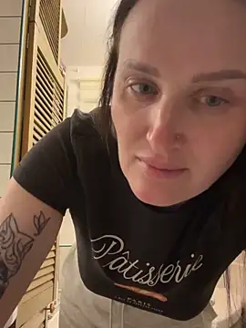 Snapshot of TomilaSi chatting on 02/25/26, 10:42 TomilaSi online show from 02/25/26, 10:42