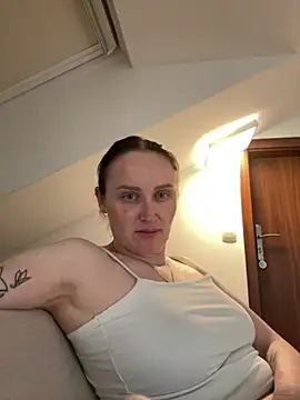 Snapshot of TomilaSi chatting on 06/15/26, 01:55 TomilaSi online show from 06/15/26, 01:55