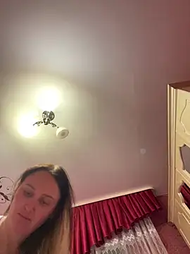 Snapshot of TomilaSi chatting on 02/17/26, 08:28 TomilaSi online show from 02/17/26, 08:28