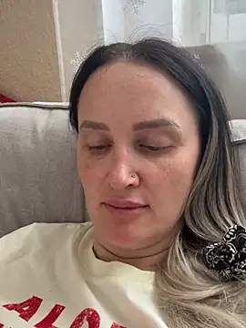 Snapshot of TomilaSi chatting on 07/15/26, 10:44 TomilaSi online show from 07/15/26, 10:44