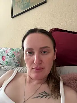 Snapshot of TomilaSi chatting on 07/12/26, 01:45 TomilaSi online show from 07/12/26, 01:45