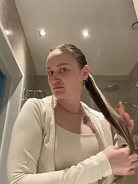 Snapshot of TomilaSi chatting on 04/13/26, 03:16 TomilaSi online show from 04/13/26, 03:16