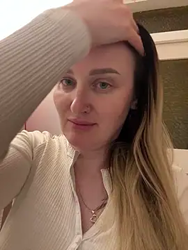 Snapshot of TomilaSi chatting on 02/01/26, 11:47 TomilaSi online show from 02/01/26, 11:47