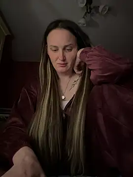 Snapshot of TomilaSi chatting on 03/18/26, 07:59 TomilaSi online show from 03/18/26, 07:59