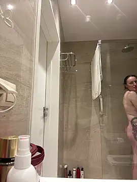 Snapshot of TomilaSi chatting on 04/03/26, 10:27 TomilaSi online show from 04/03/26, 10:27