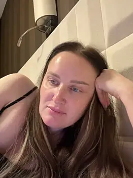 Snapshot of TomilaSi chatting on 04/15/26, 07:18 TomilaSi online show from 04/15/26, 07:18