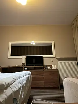 TomilaSi online show from 05/08/26, 08:45