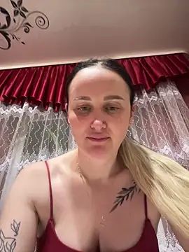 Snapshot of TomilaSi chatting on 12/01/25, 01:50 TomilaSi online show from 12/01/25, 01:50