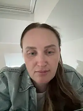 Snapshot of TomilaSi chatting on 07/04/26, 06:01 TomilaSi online show from 07/04/26, 06:01