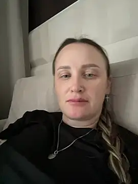 Snapshot of TomilaSi chatting on 04/04/26, 10:44 TomilaSi online show from 04/04/26, 10:44